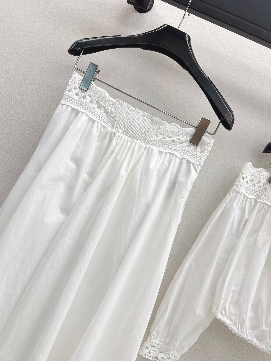 Celi 25ss embroidered skirt