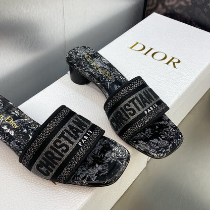 CD 25ss DWAY slippers