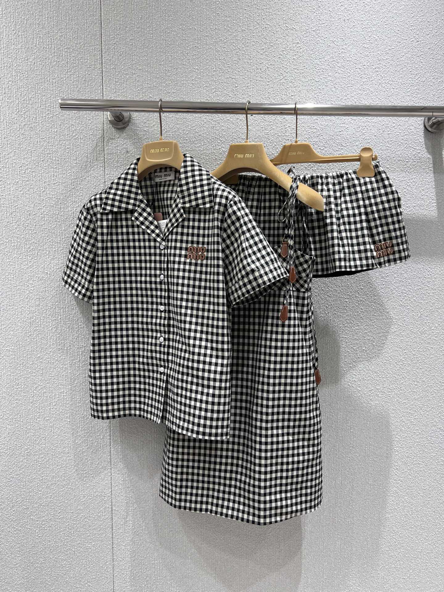 Miu 25ss buttons shirt