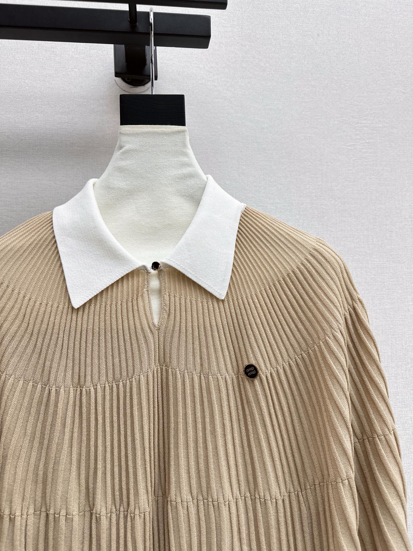 Miu 25ss knit cape shirt