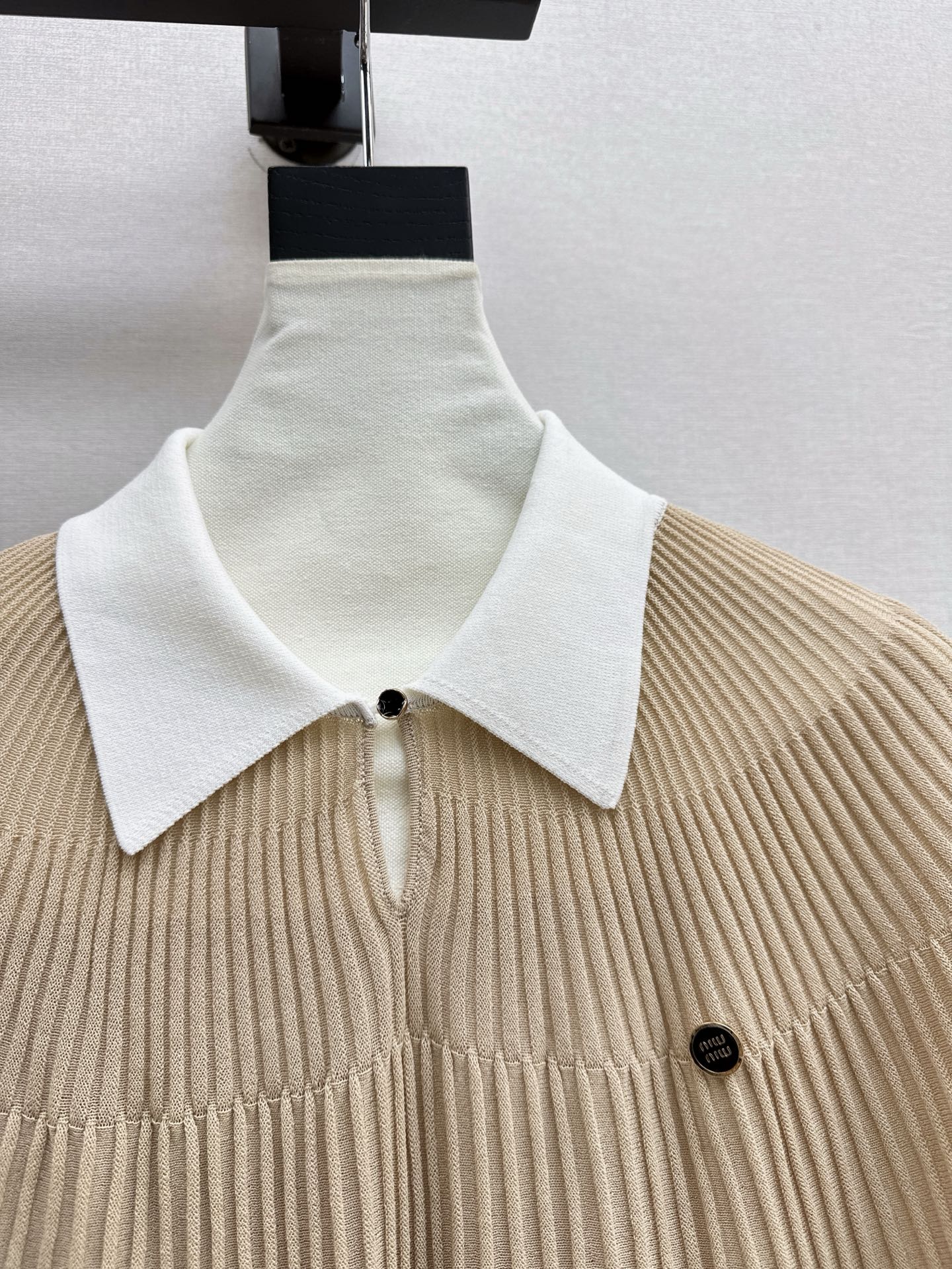 Miu 25ss knit cape shirt