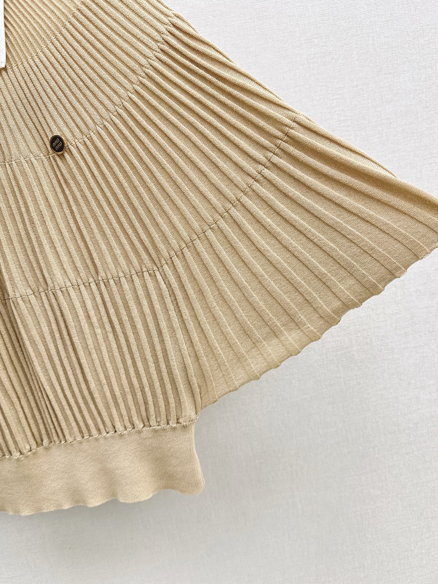 Miu 25ss knit cape shirt