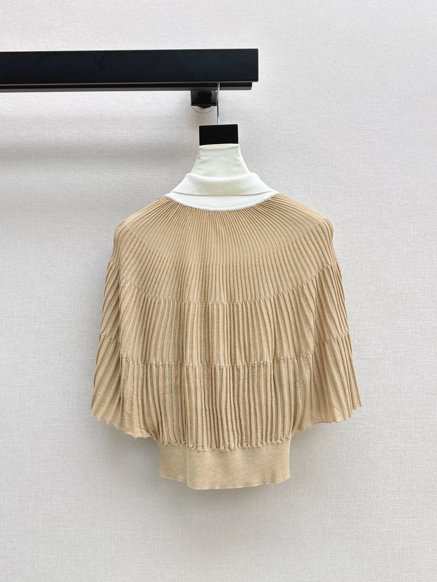 Miu 25ss knit cape shirt