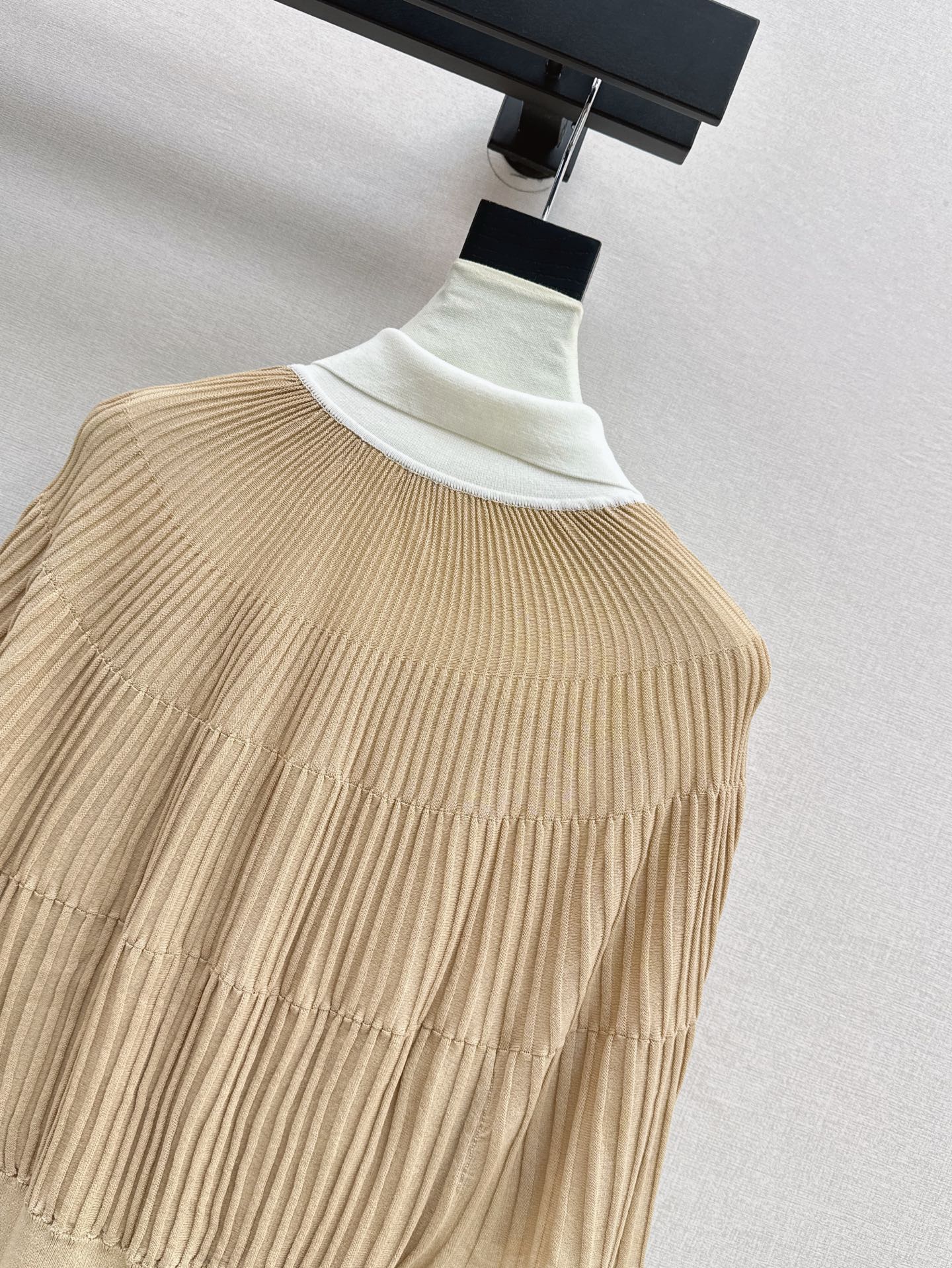 Miu 25ss knit cape shirt