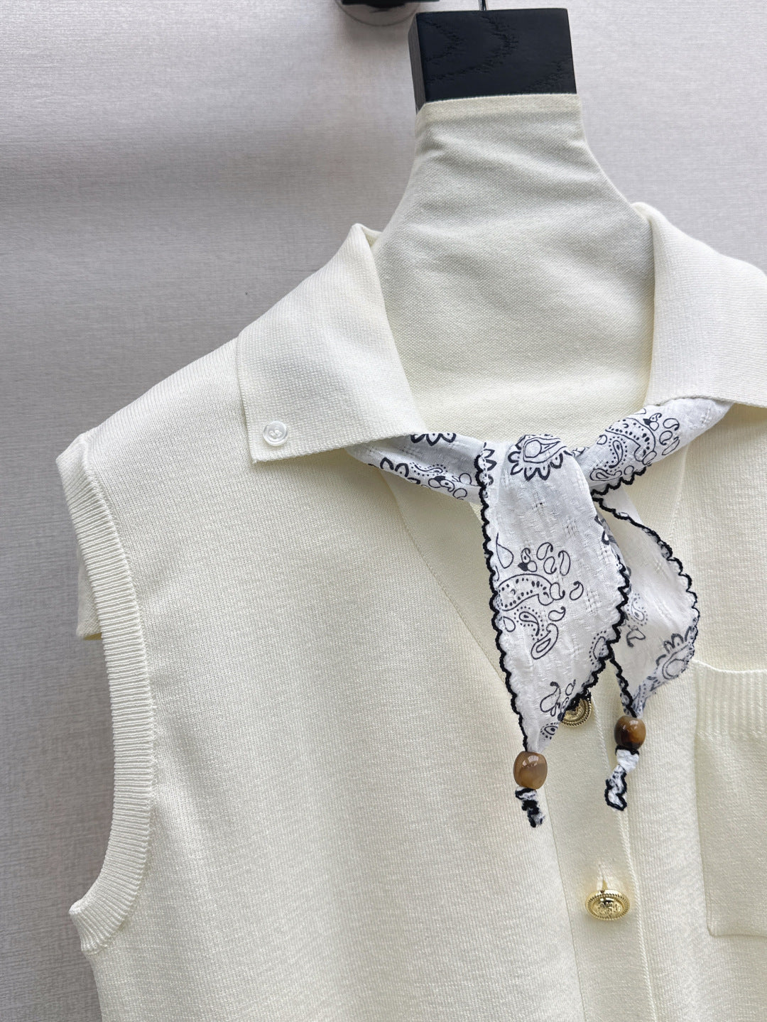 Miu 25ss scarf vest