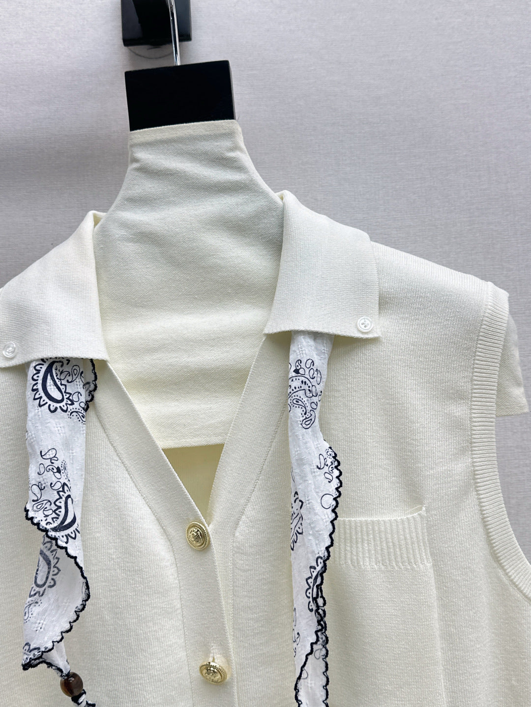 Miu 25ss scarf vest
