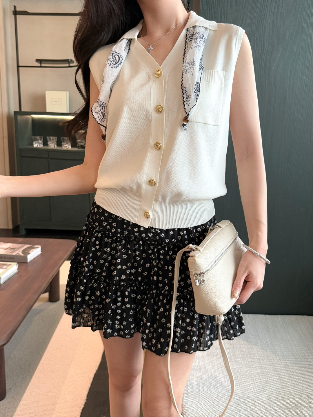 Miu 25ss scarf vest