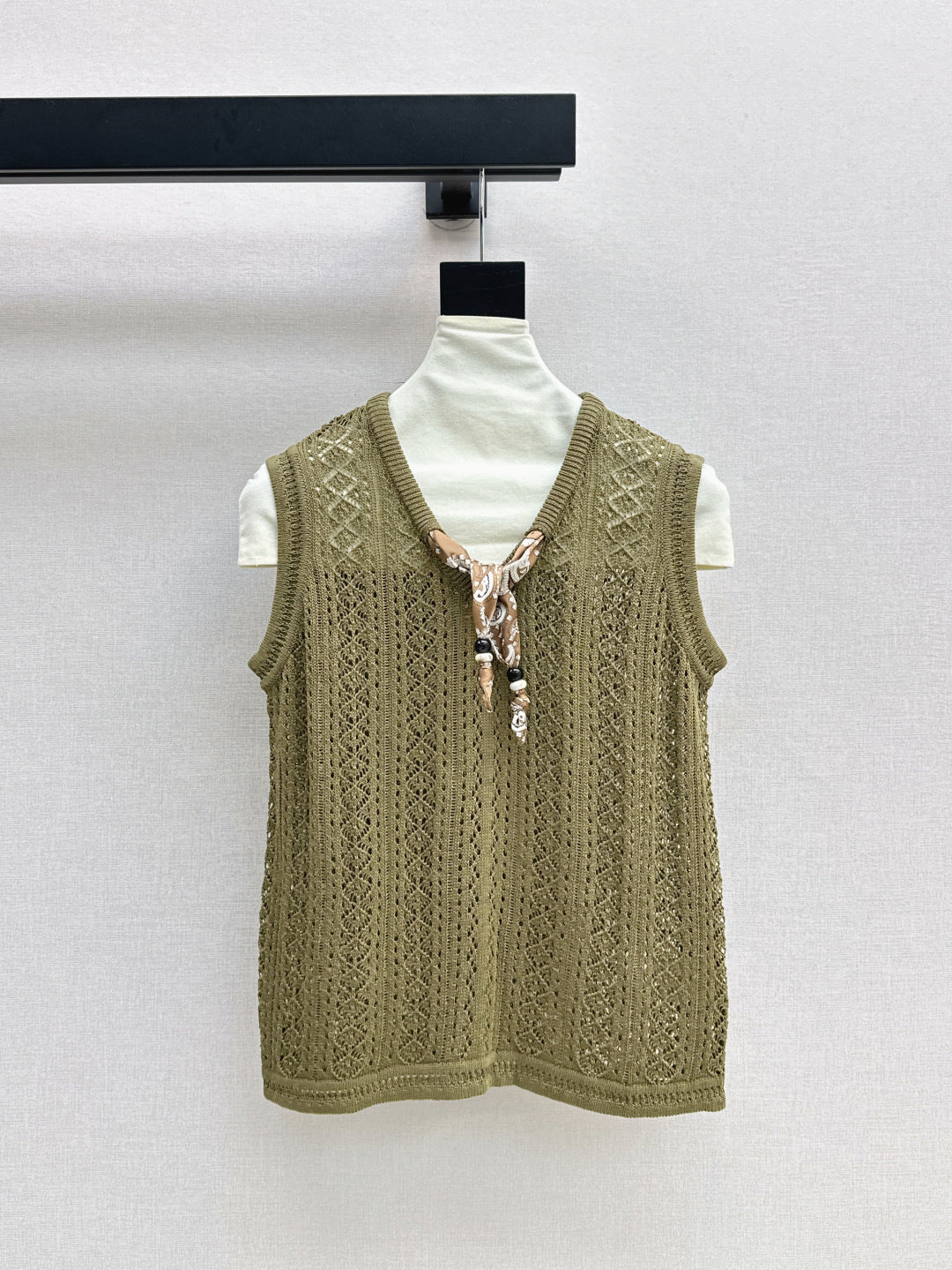 Miu 25ss scarf knit vest