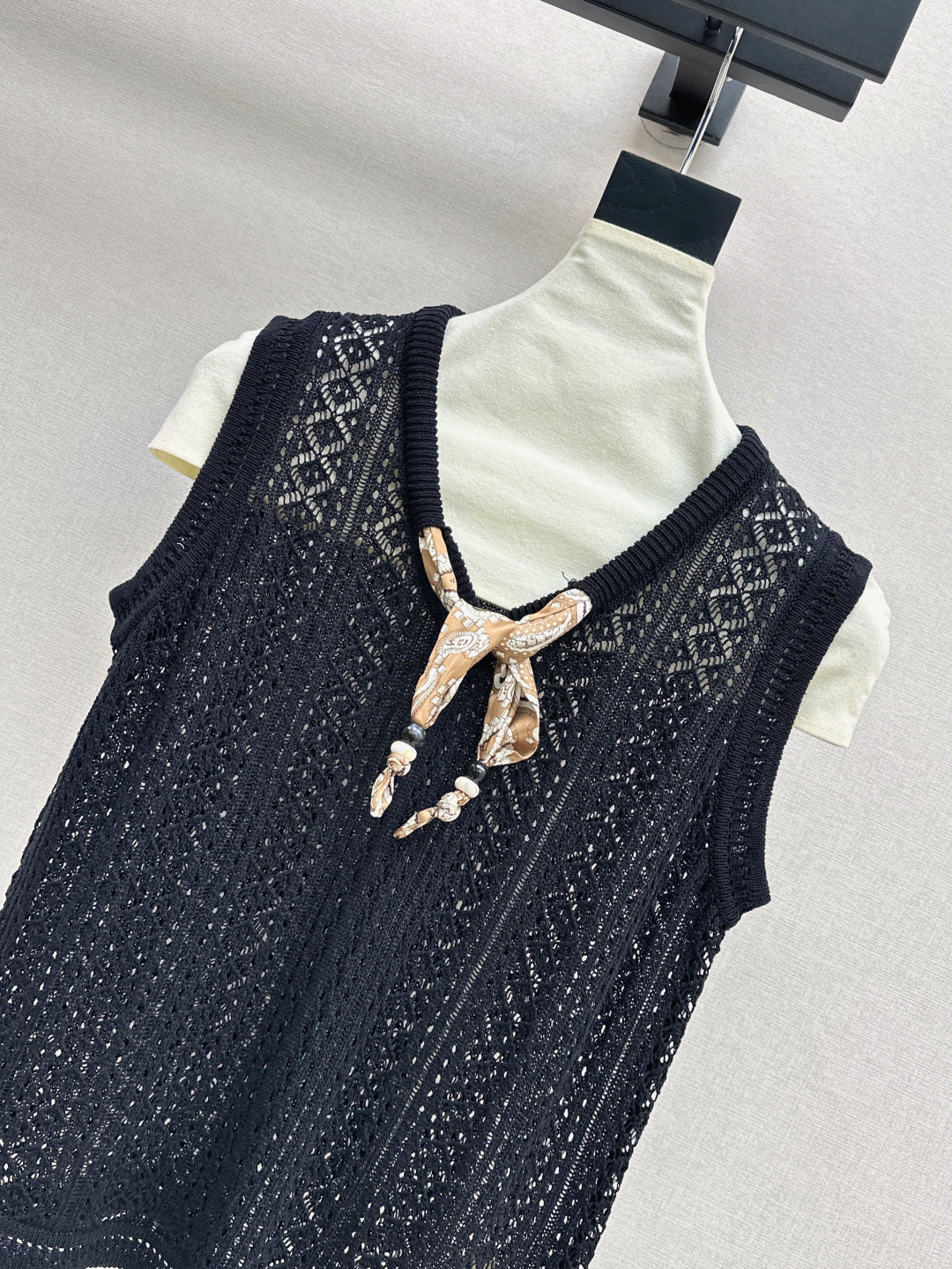 Miu 25ss scarf knit vest