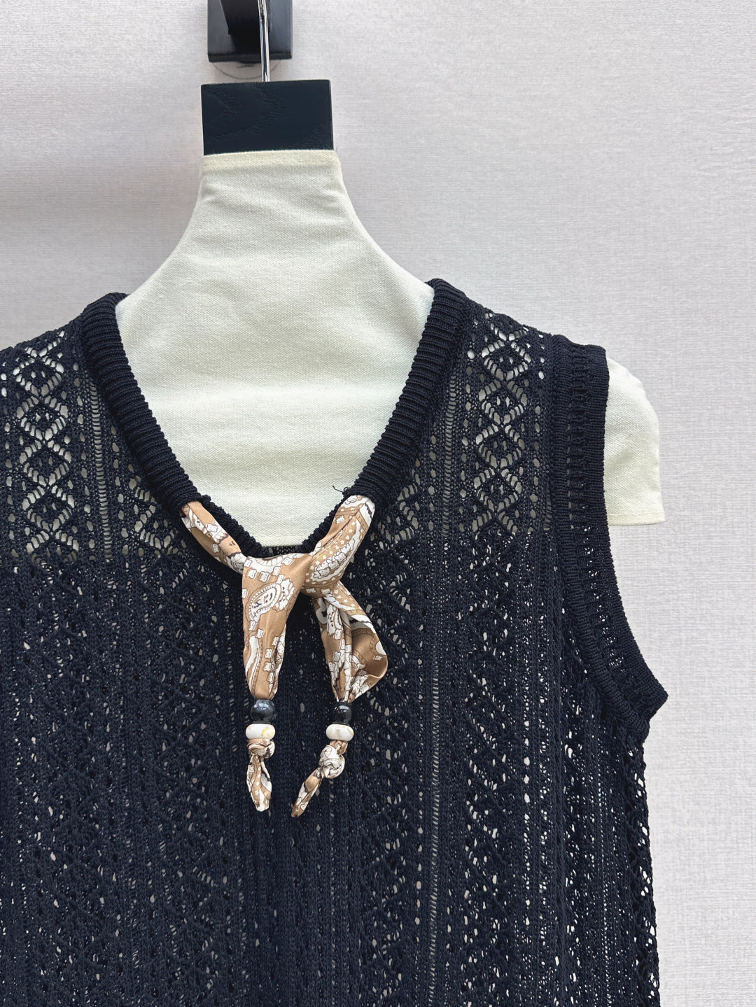 Miu 25ss scarf knit vest