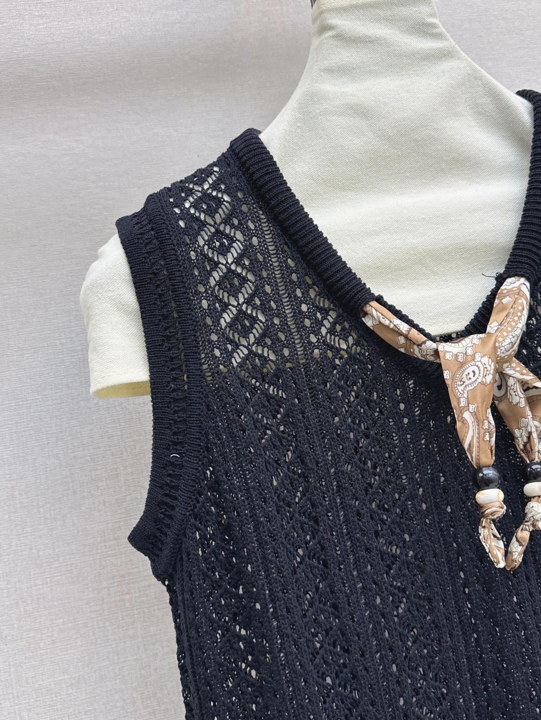 Miu 25ss scarf knit vest