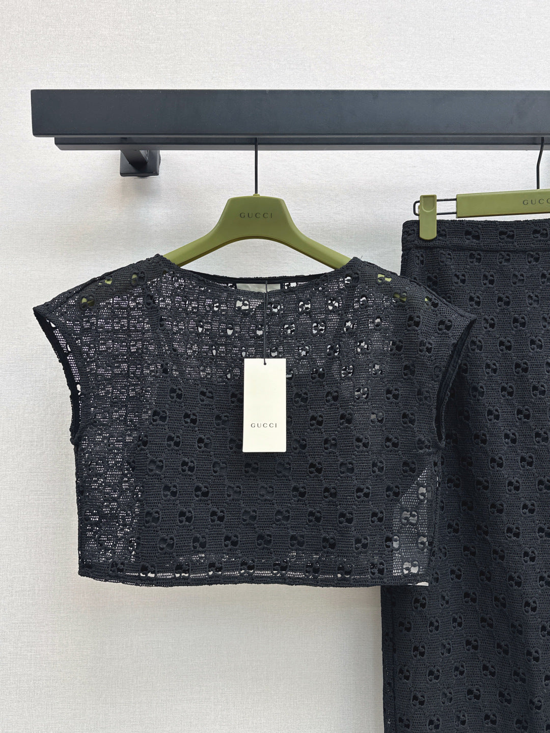 Guc 25ss hollow suit