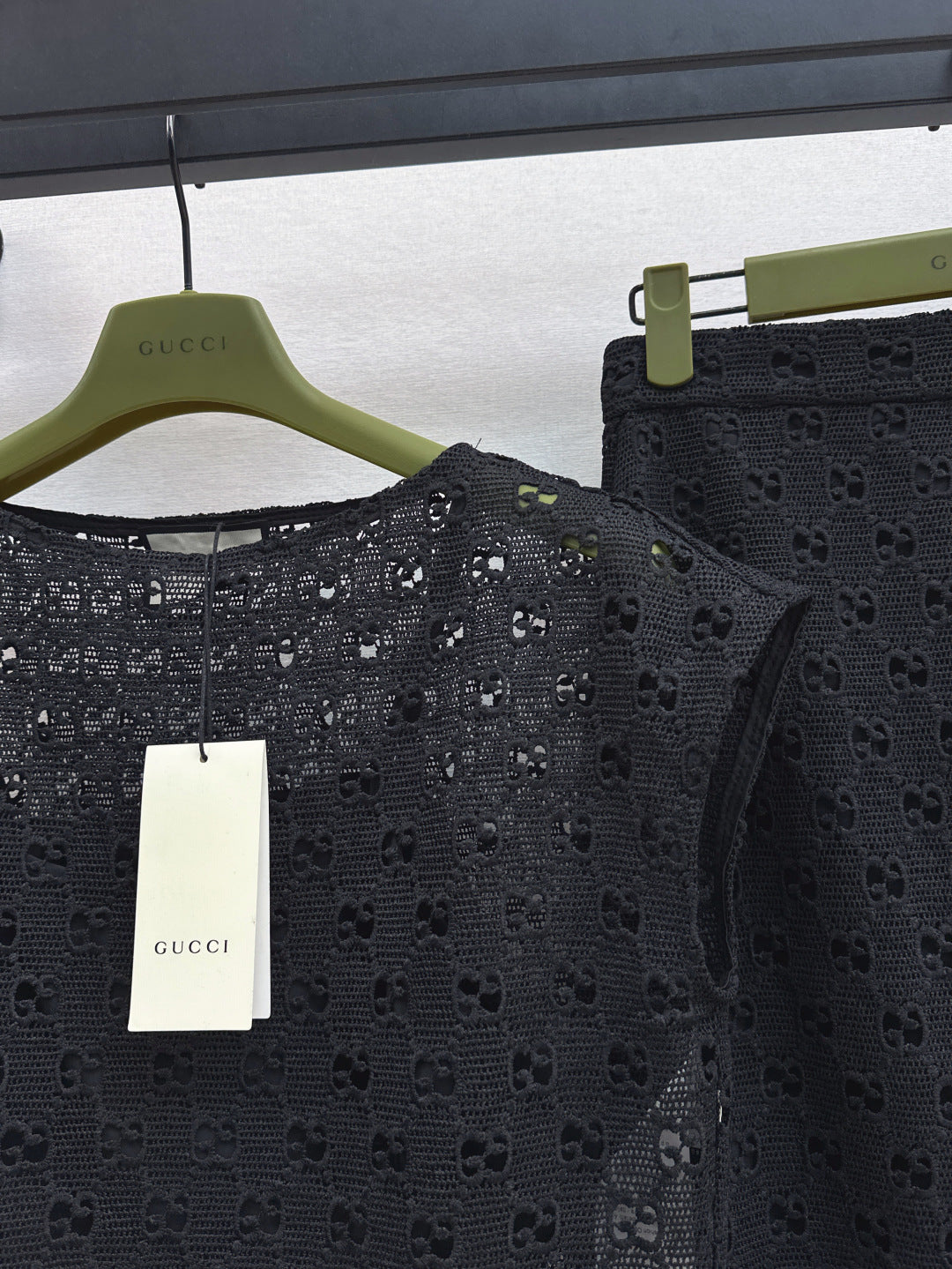Guc 25ss hollow suit