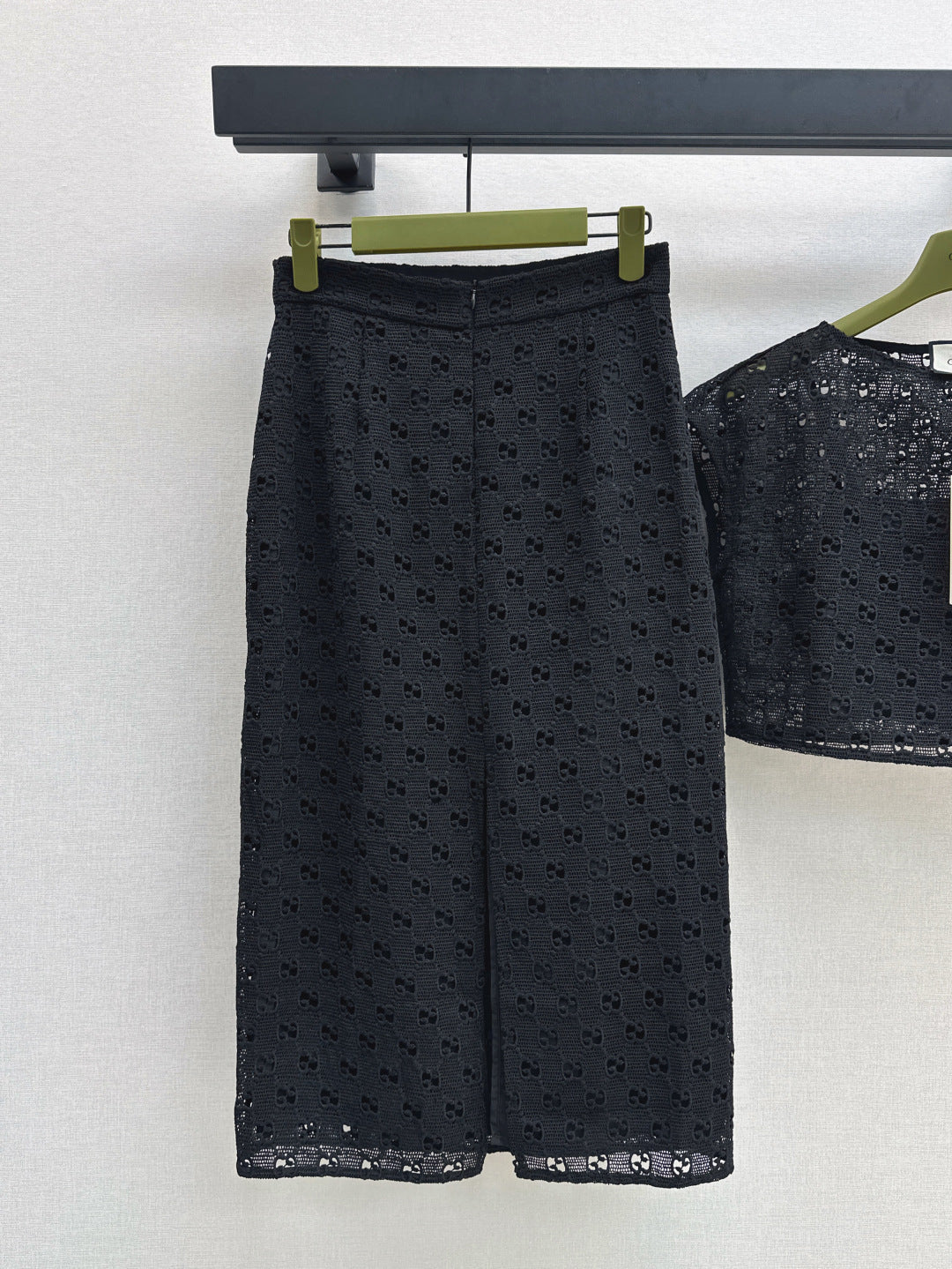 Guc 25ss hollow suit