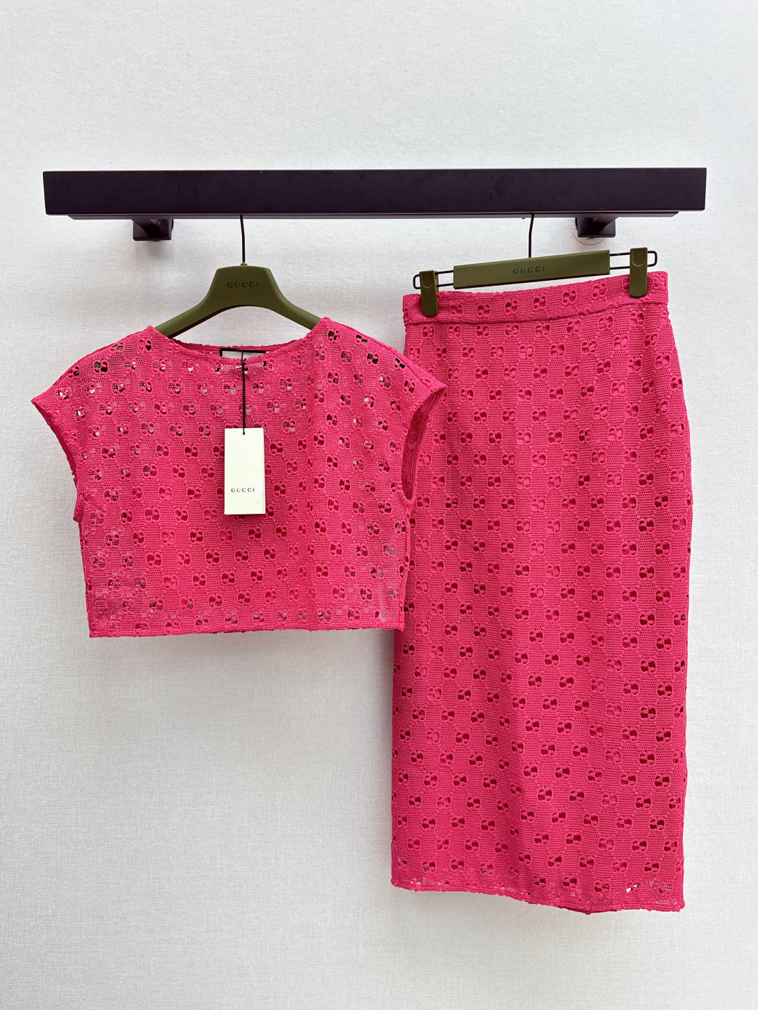 Guc 25ss hollow suit