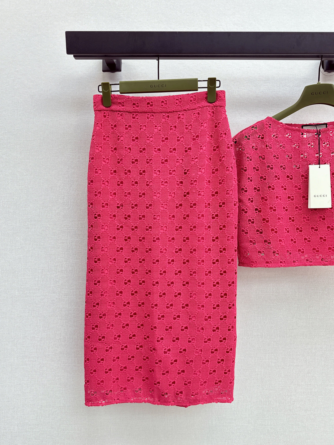 Guc 25ss hollow suit