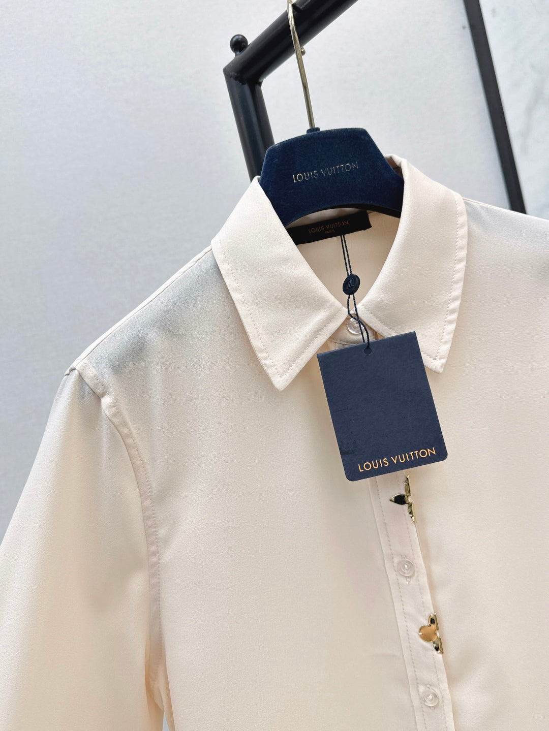 Louis 25fw buttons shirt