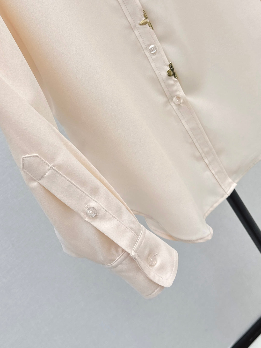 Louis 25fw buttons shirt