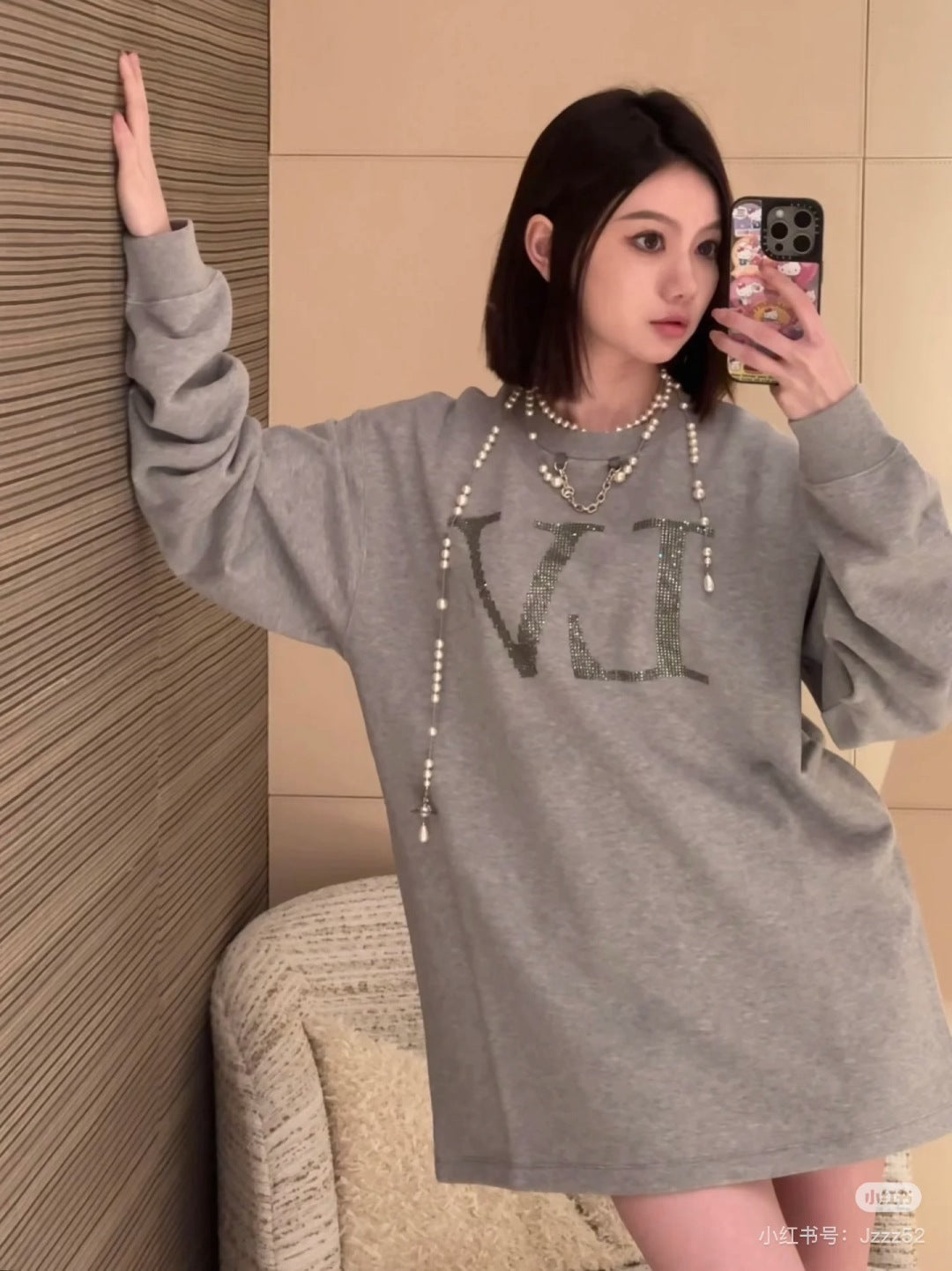 Louis 25fw beaded sweatshirt