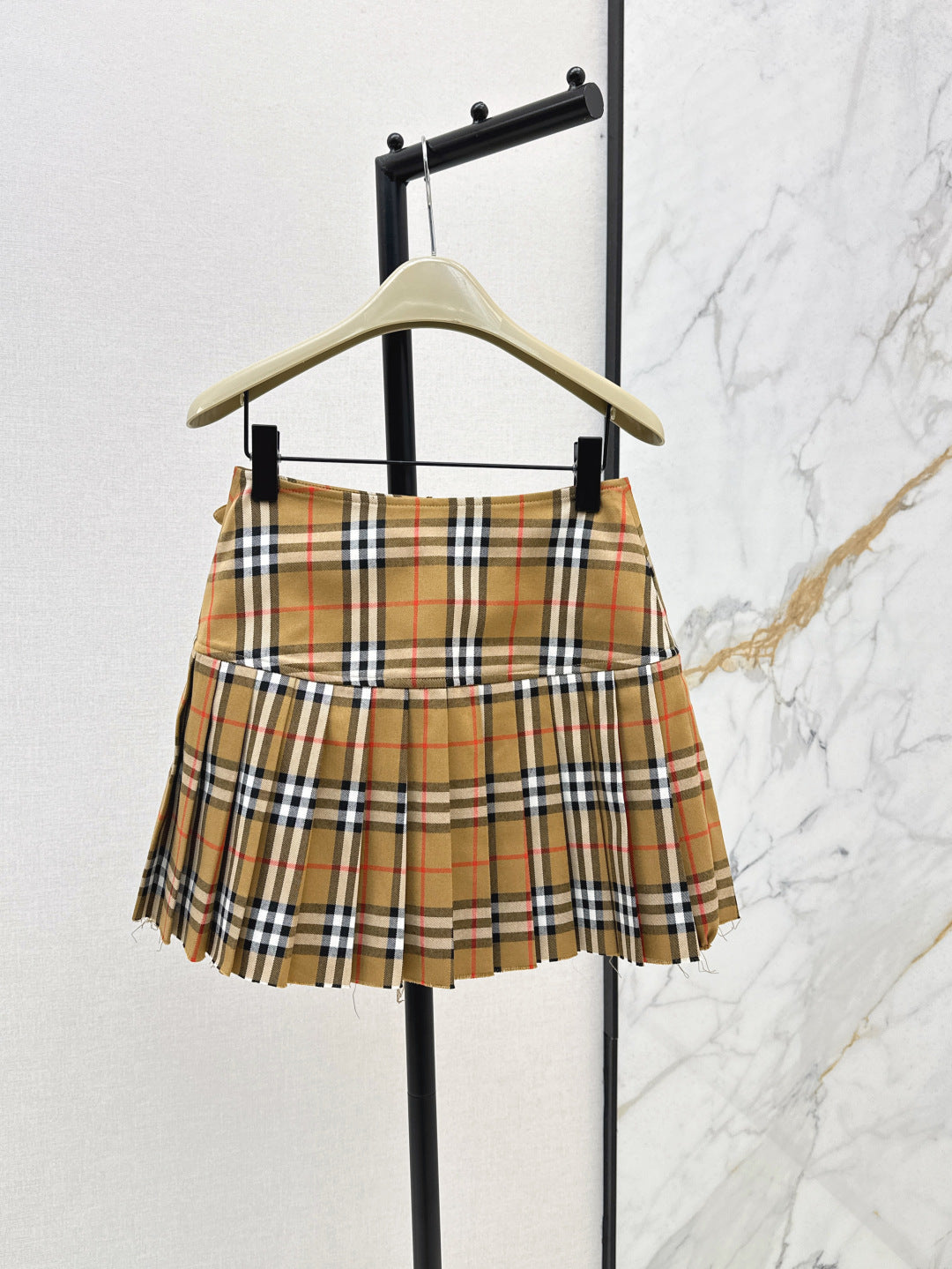 Bur 25fw pleated skirt