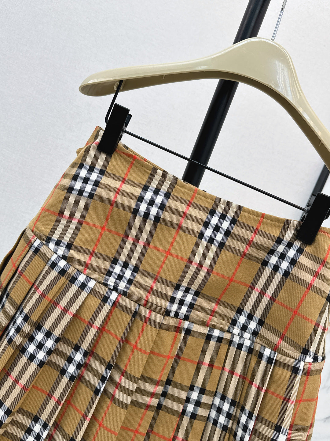 Bur 25fw pleated skirt