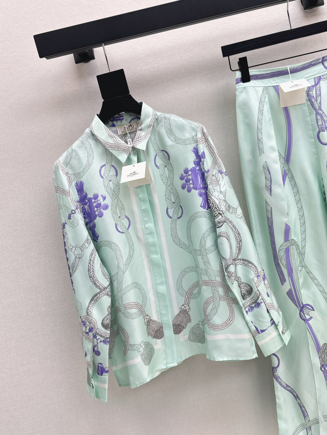 Herm 25fw Silk shirt