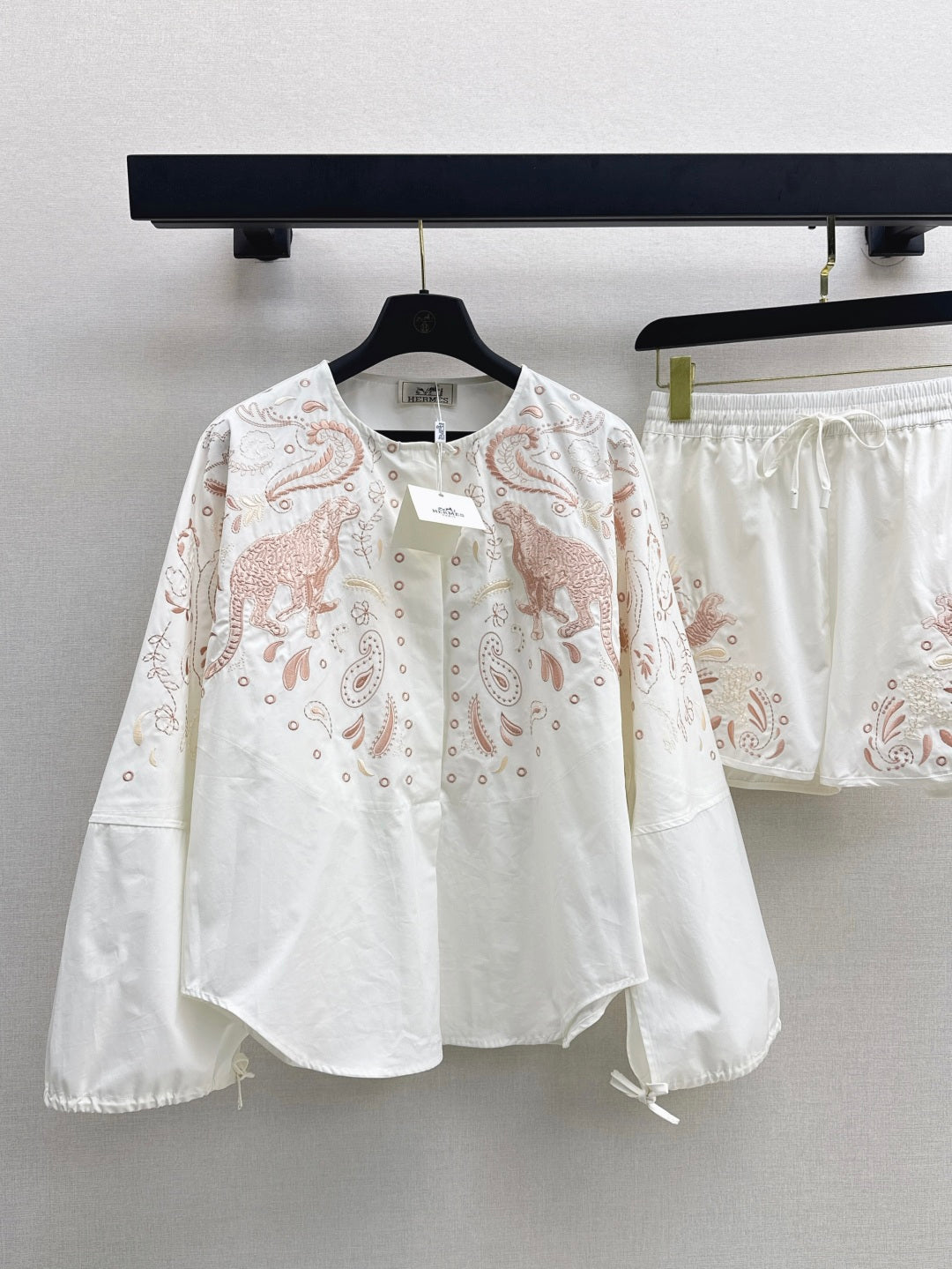 Herm 25fw embroidered suit