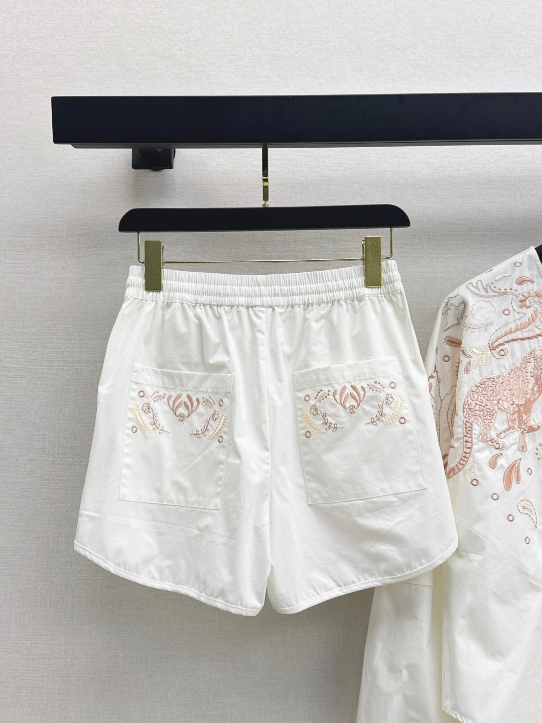 Herm 25fw embroidered suit