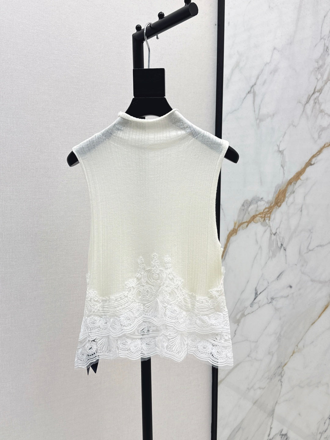 Es 25fw lace knit vest