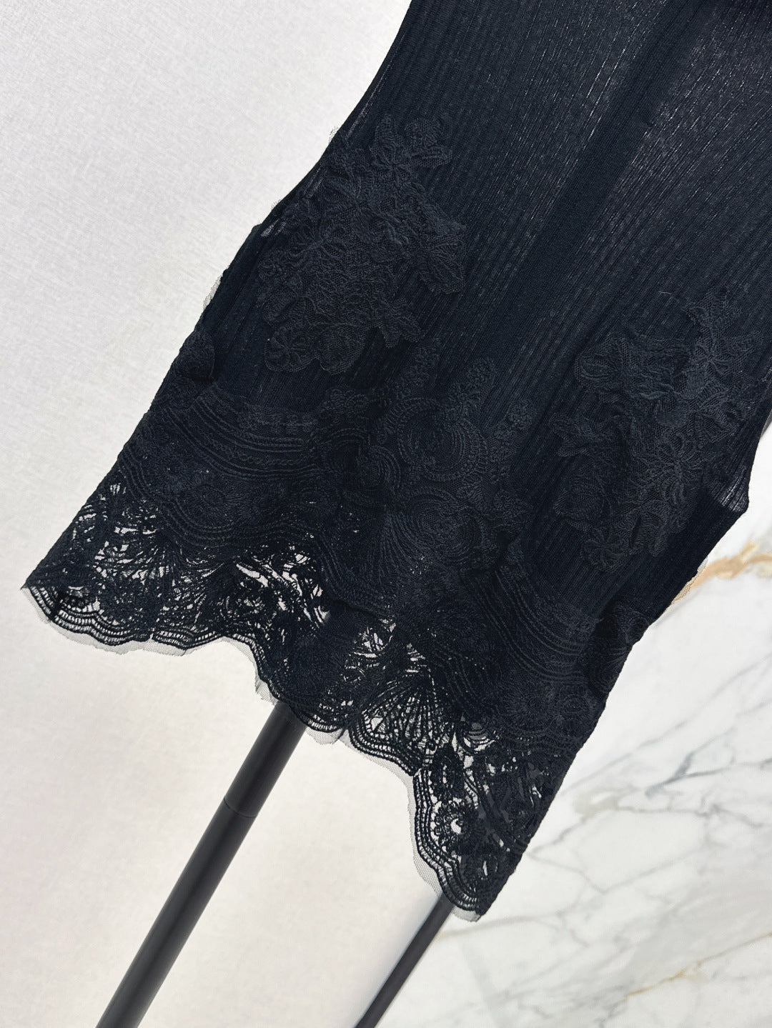 Es 25fw lace knit vest
