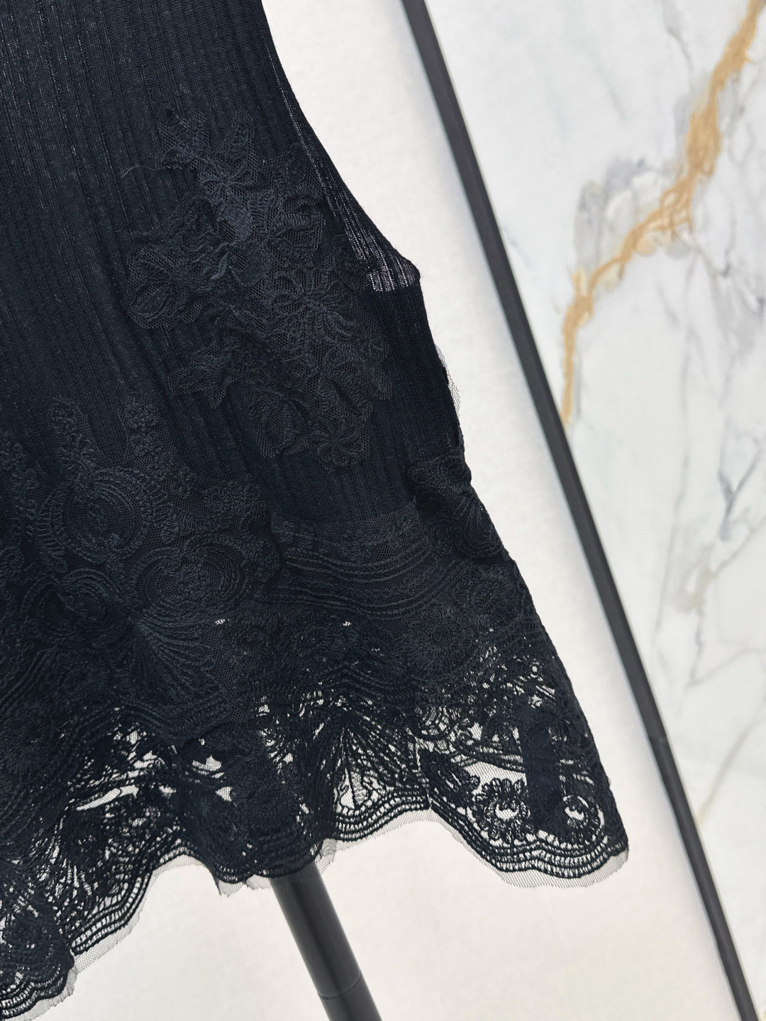 Es 25fw lace knit vest