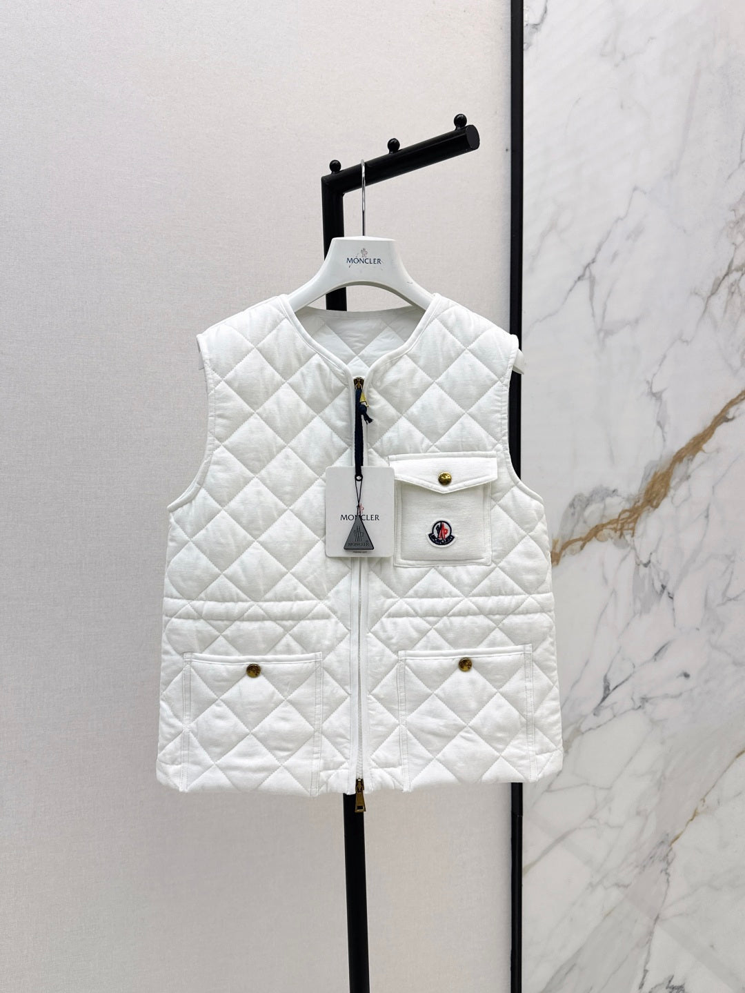 Monc 25fw down vest