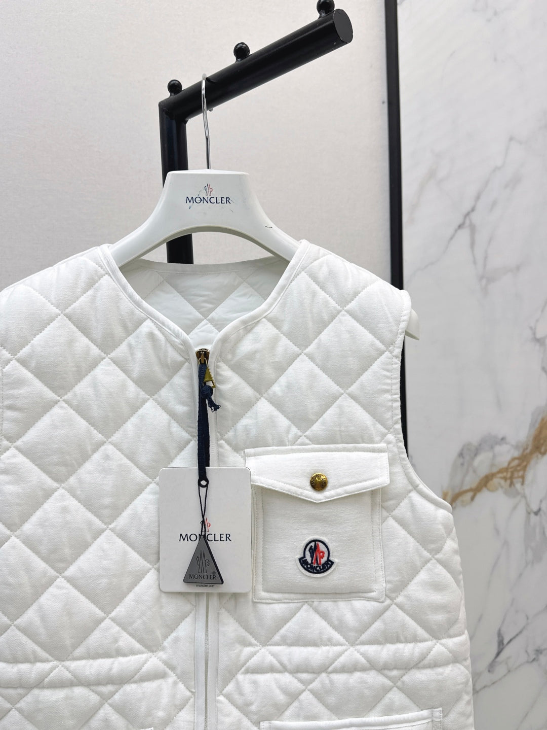 Monc 25fw down vest