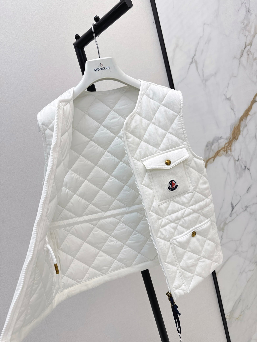 Monc 25fw down vest