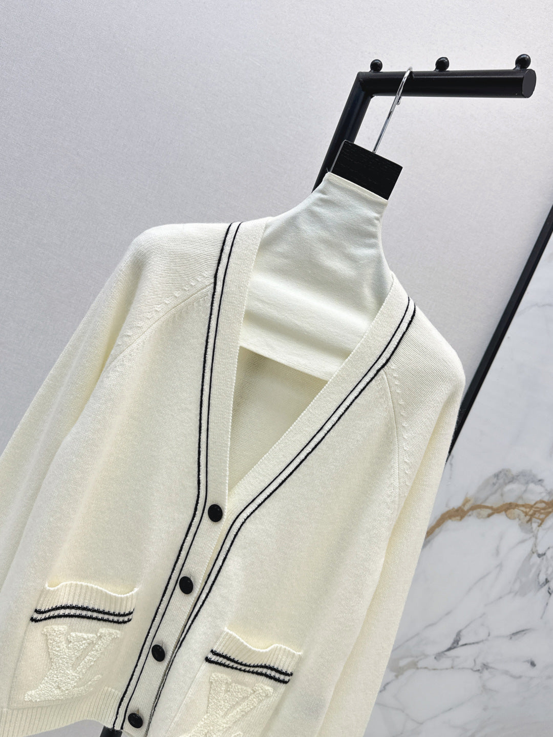 Louis 25fw knitted cashmere cardigan