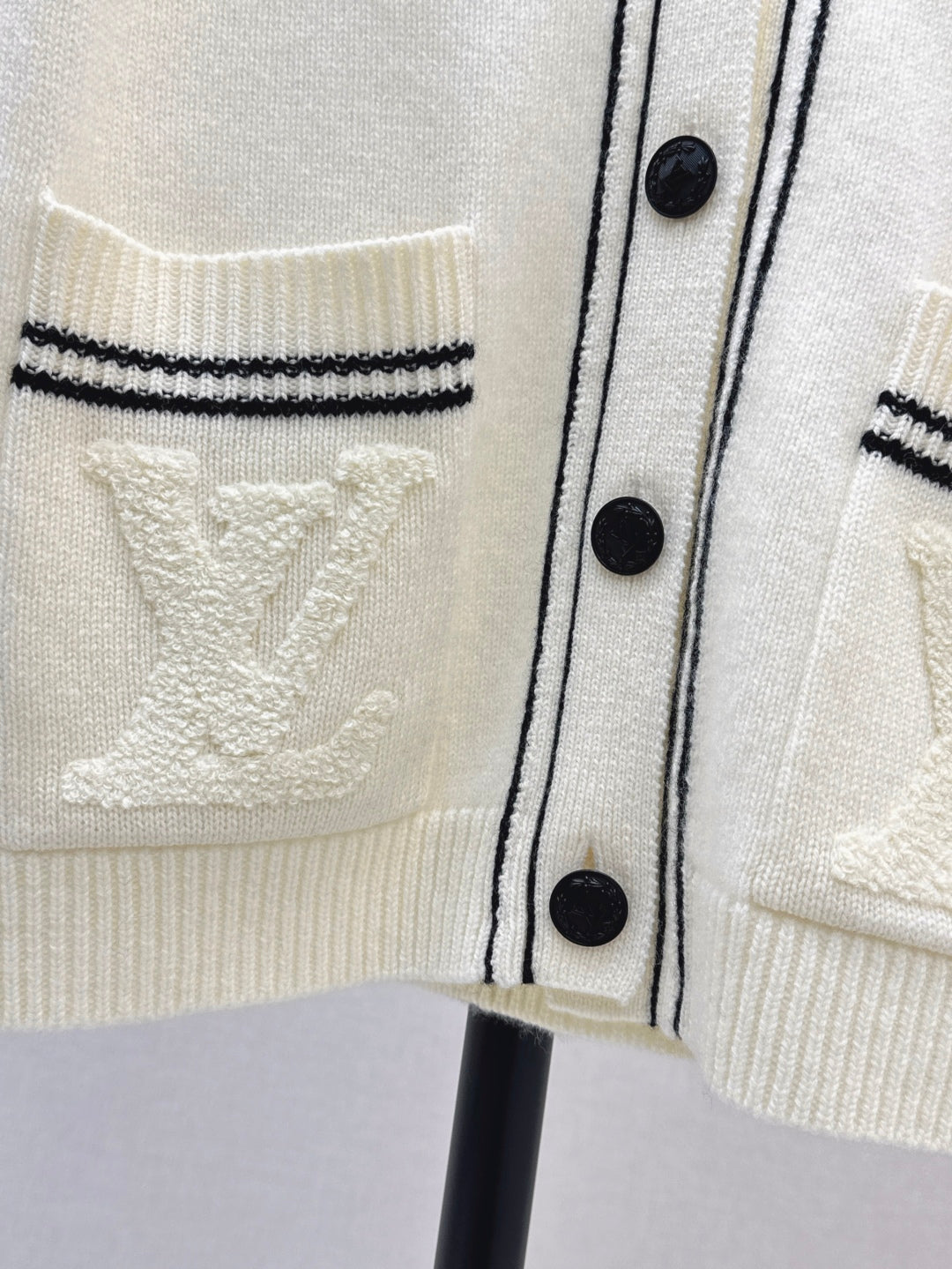 Louis 25fw knitted cashmere cardigan
