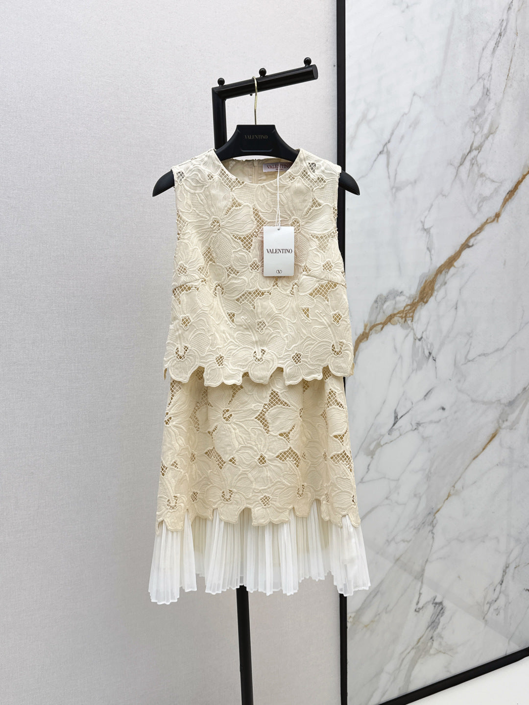 Valen 25ss embroidered dress