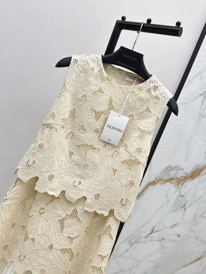 Valen 25ss embroidered dress