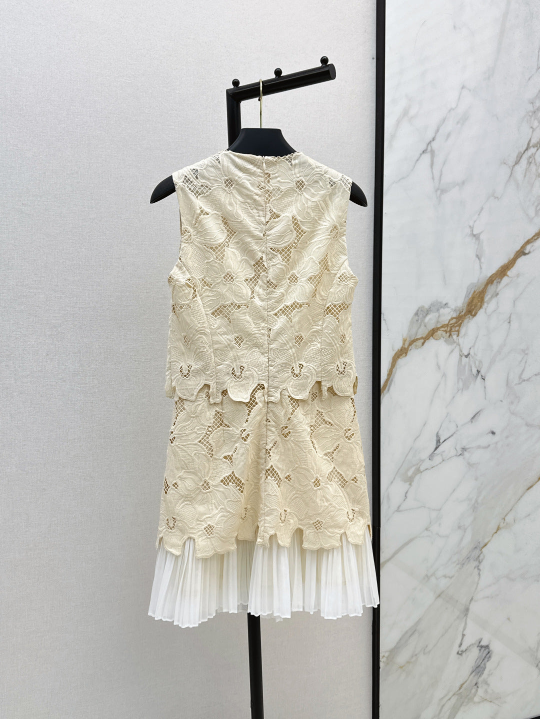 Valen 25ss embroidered dress