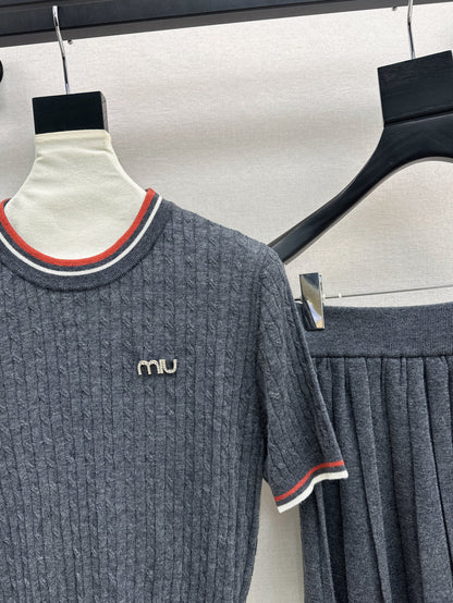 Miu 25fw knitted suit