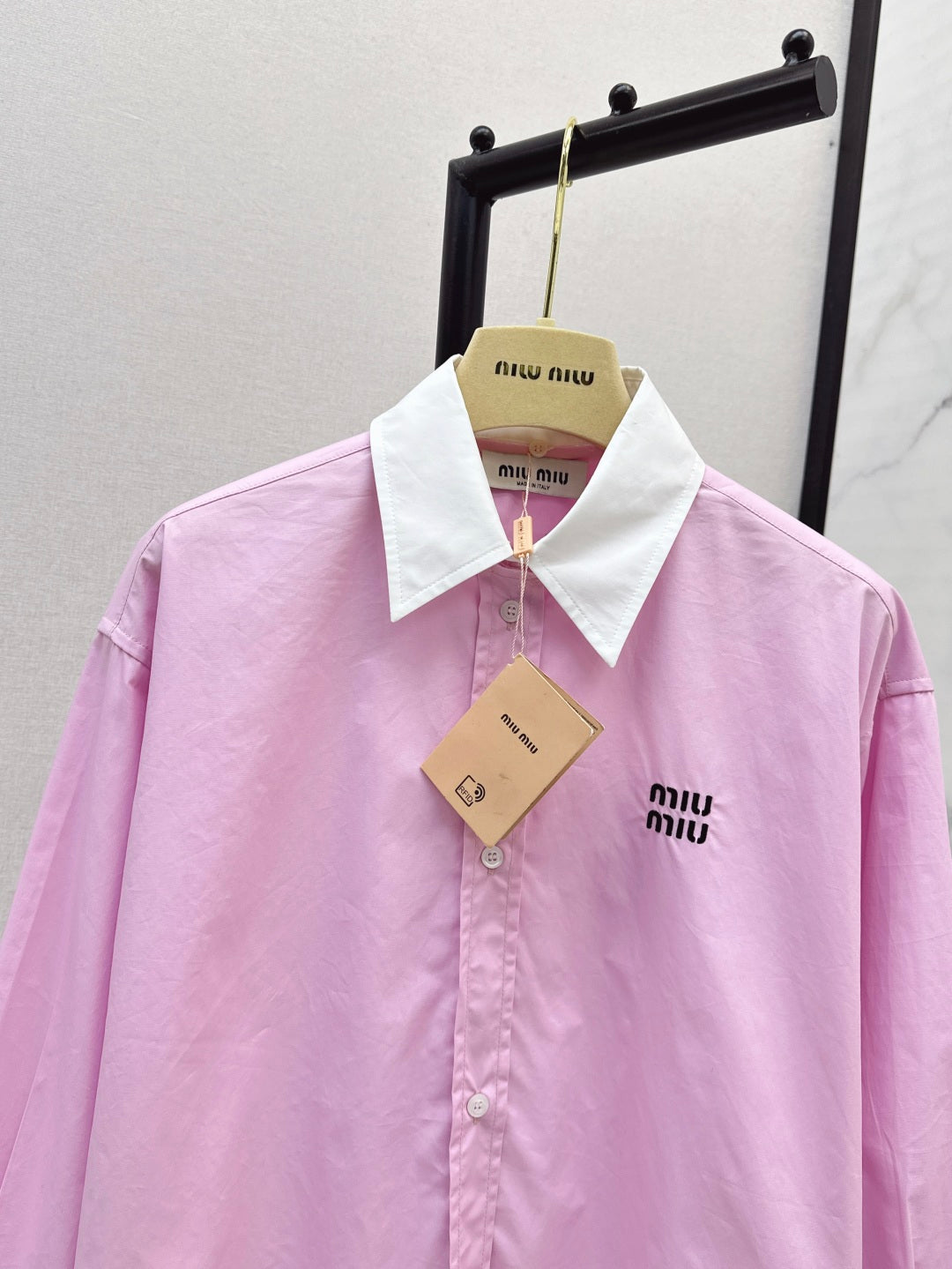 Miu 25fw crop shirt