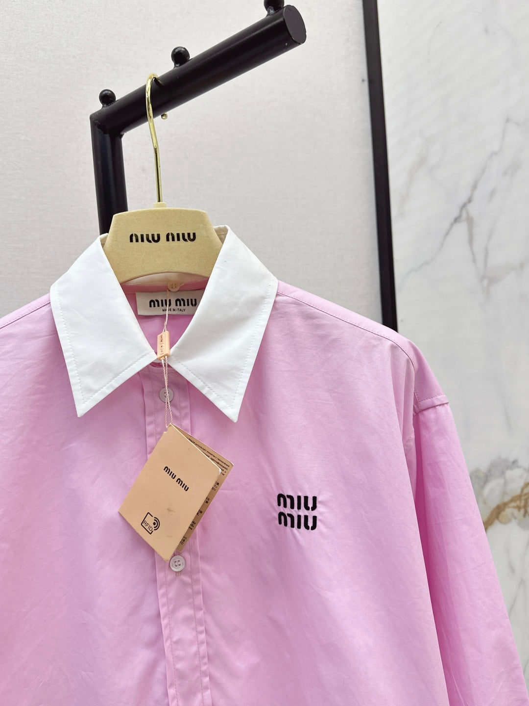 Miu 25fw crop shirt