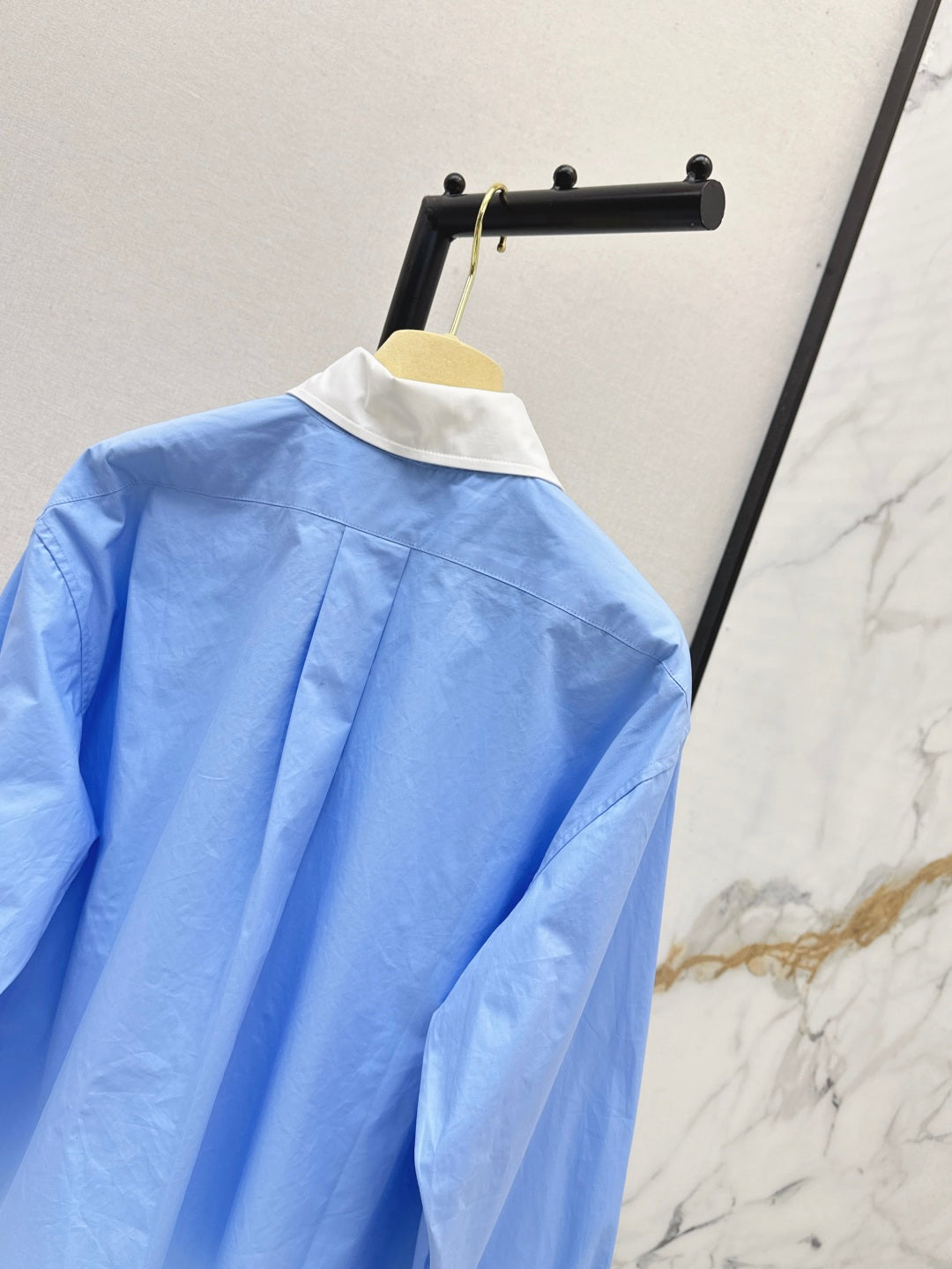 Miu 25fw crop shirt