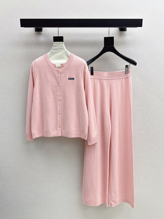 Max 25fw knitted suit