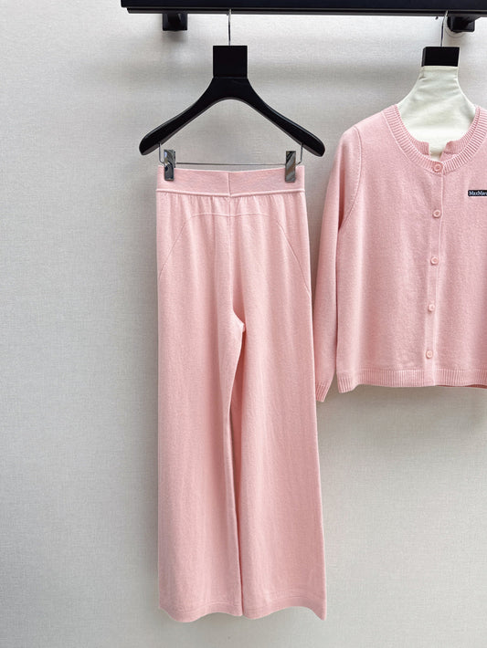 Max 25fw knitted suit