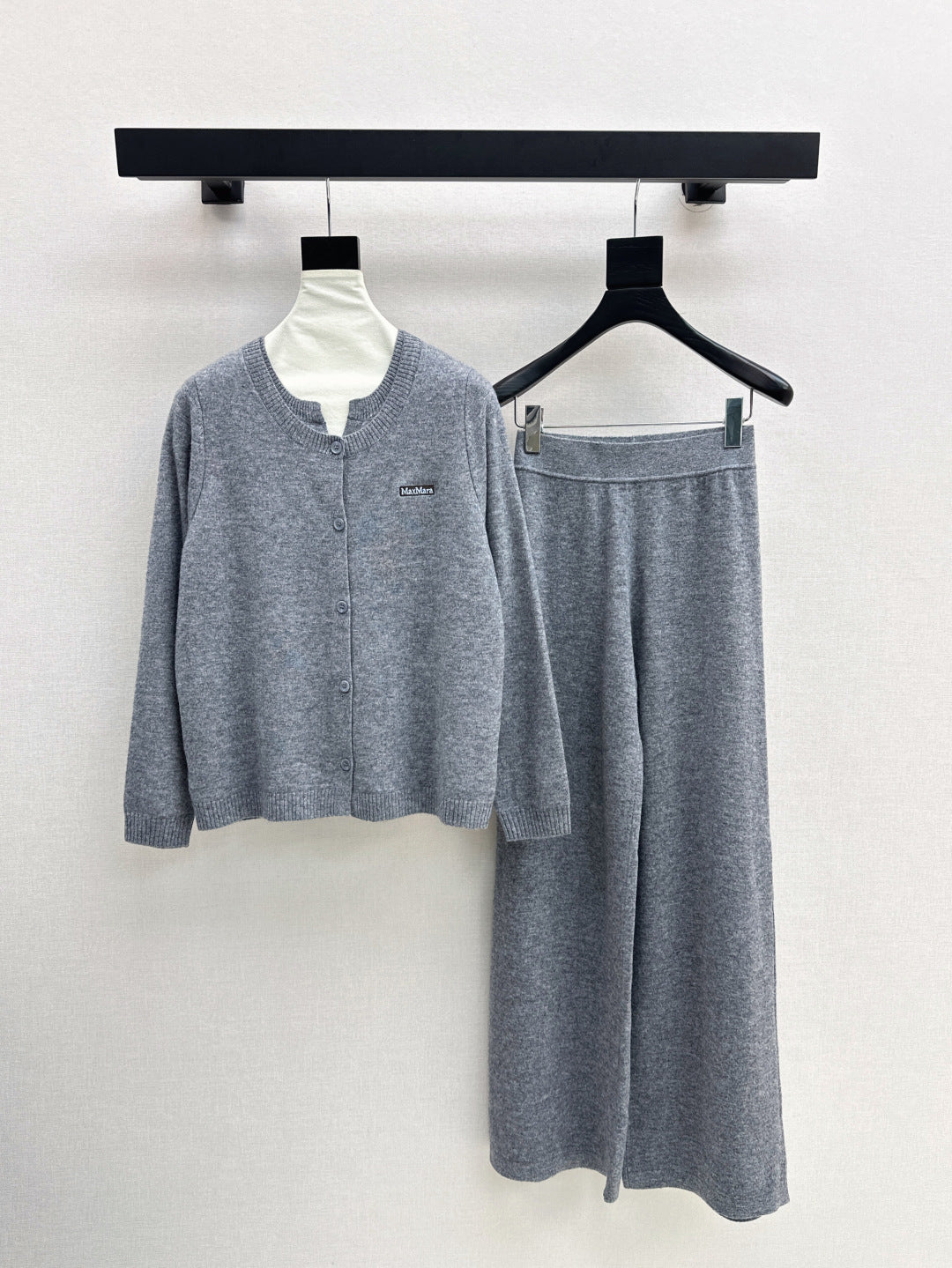 Max 25fw knitted suit