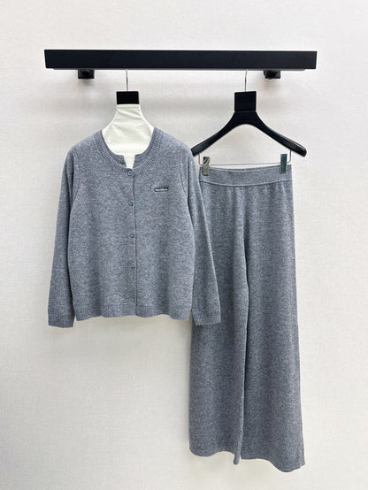 Max 25fw knitted suit