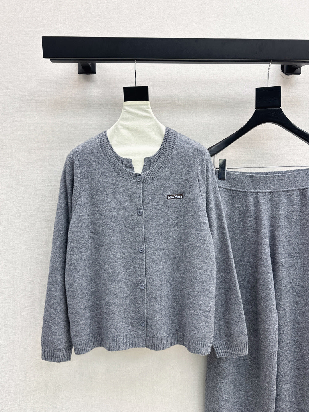 Max 25fw knitted suit