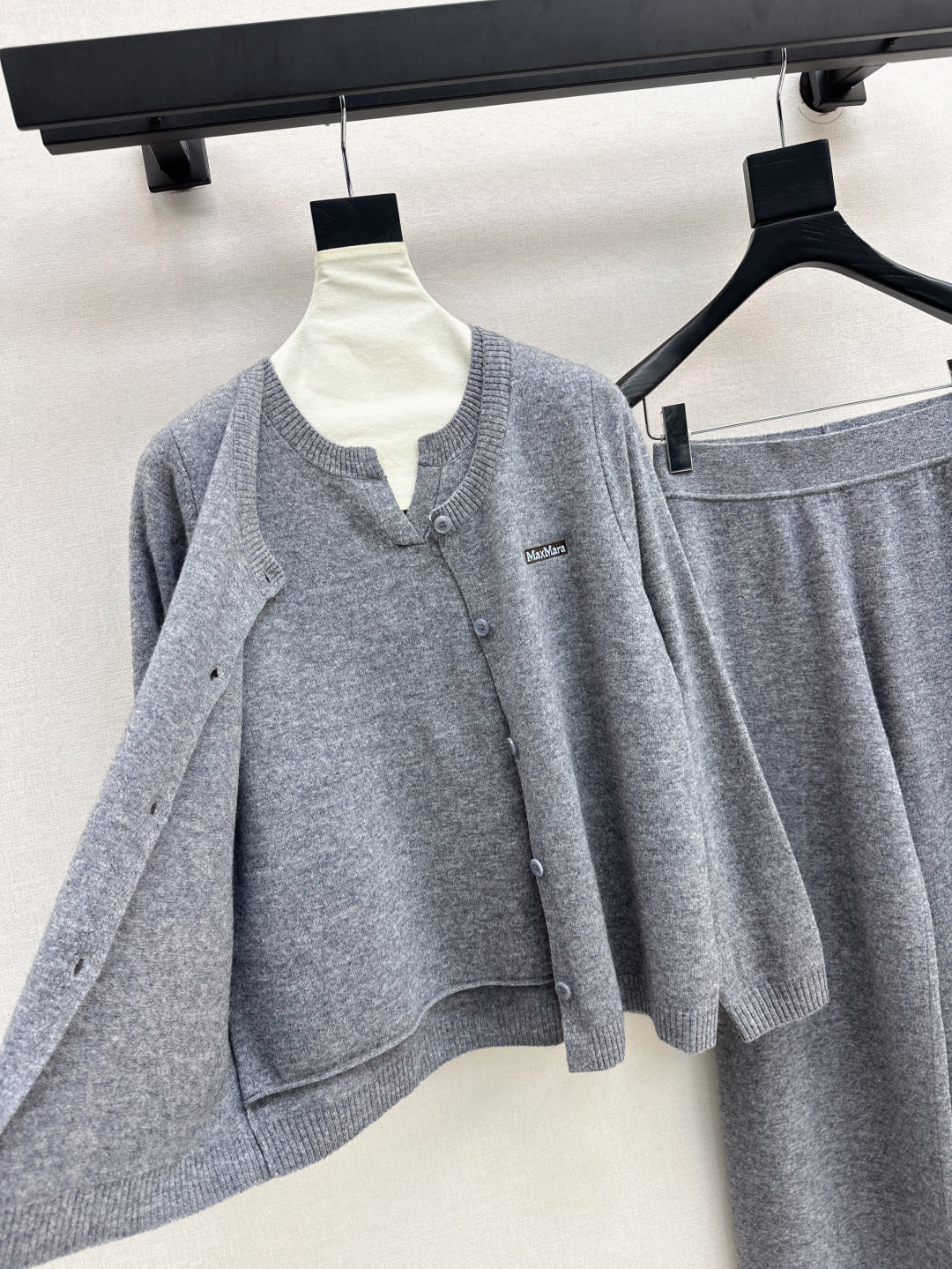 Max 25fw knitted suit
