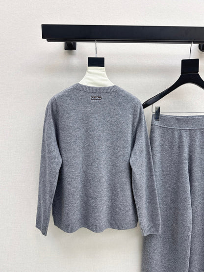 Max 25fw knitted suit